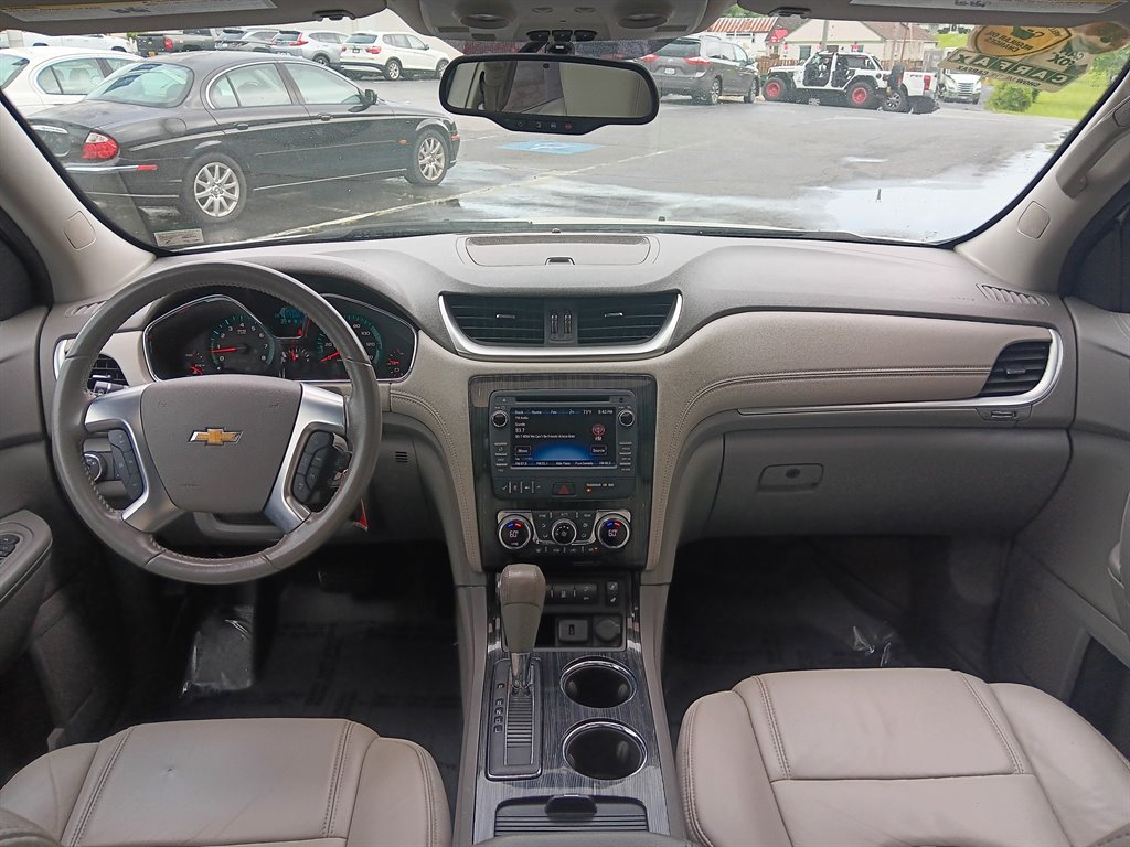 2016 Chevrolet Traverse LT photo